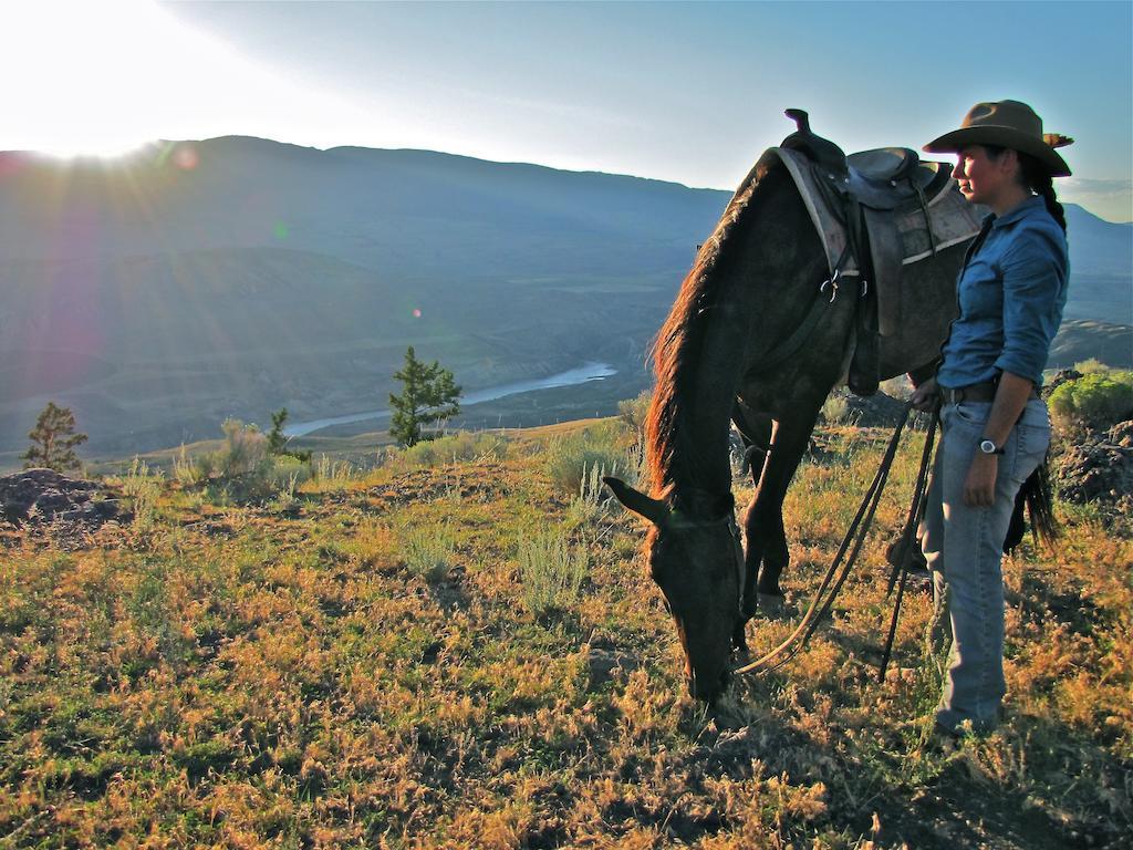 Sundance Guest Ranch Villa Ashcroft Bagian luar foto