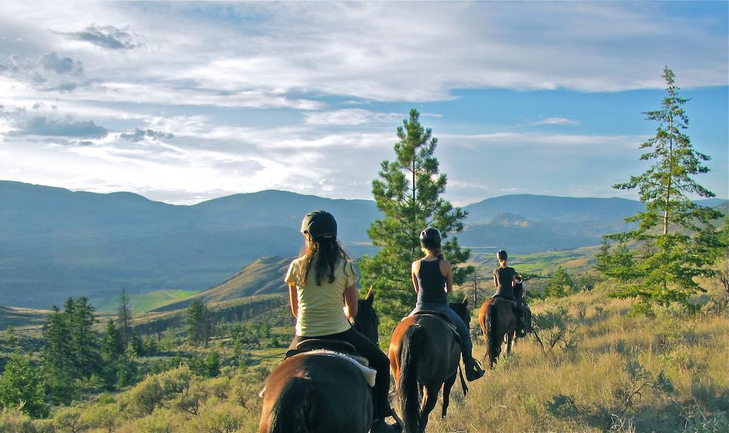 Sundance Guest Ranch Villa Ashcroft Bagian luar foto