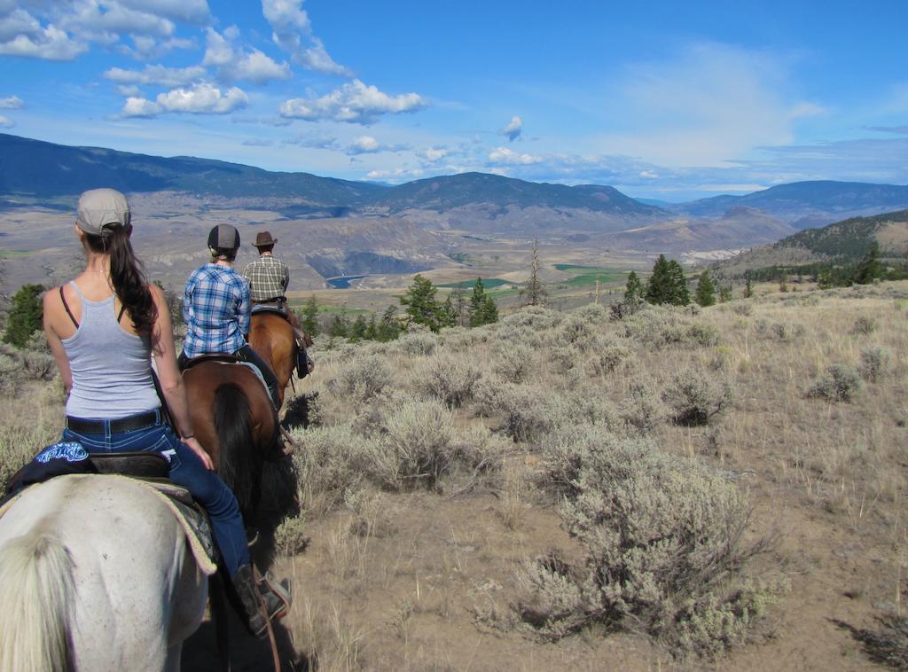 Sundance Guest Ranch Villa Ashcroft Bagian luar foto