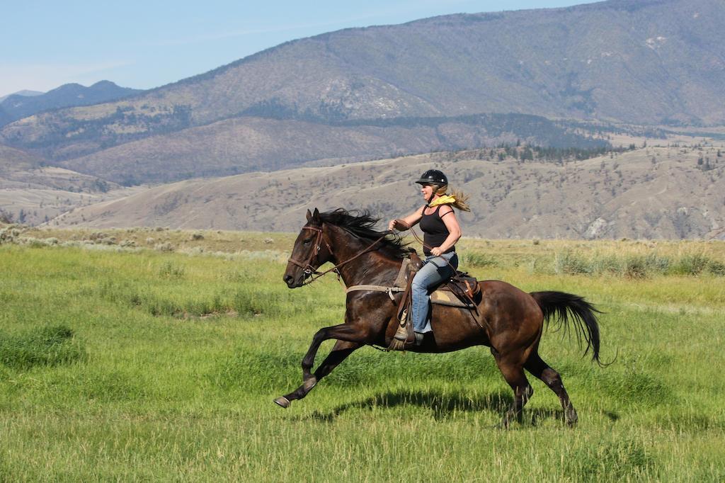 Sundance Guest Ranch Villa Ashcroft Bagian luar foto