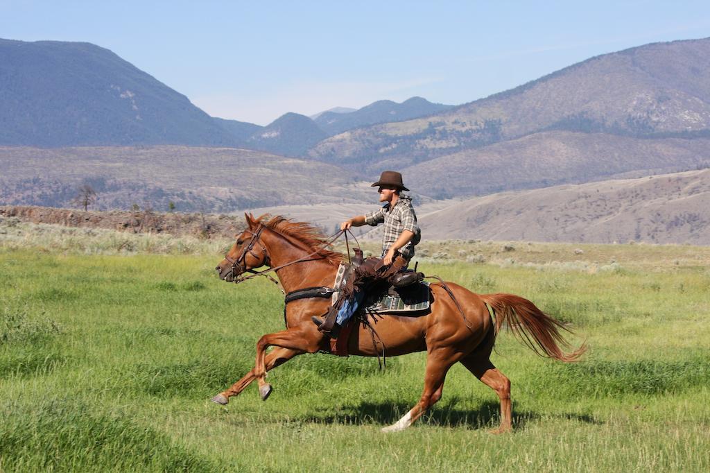 Sundance Guest Ranch Villa Ashcroft Bagian luar foto