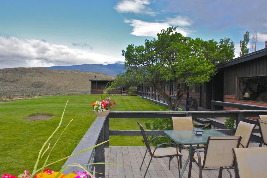 Sundance Guest Ranch Villa Ashcroft Bagian luar foto