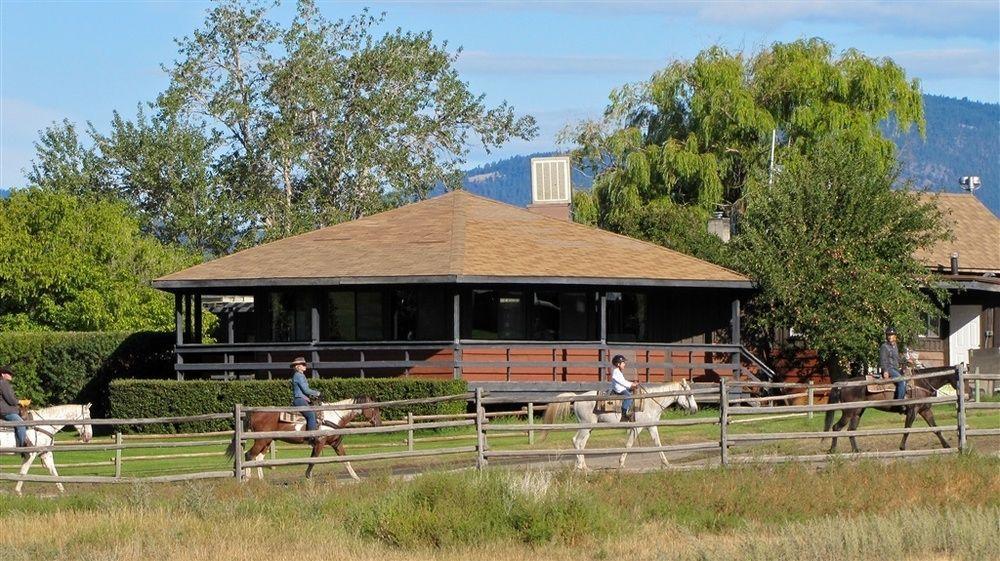 Sundance Guest Ranch Villa Ashcroft Bagian luar foto