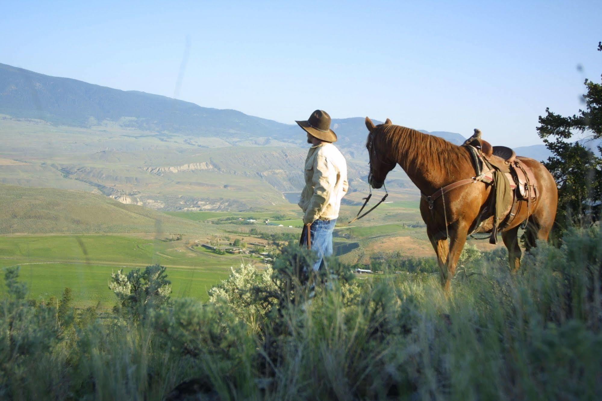 Sundance Guest Ranch Villa Ashcroft Bagian luar foto