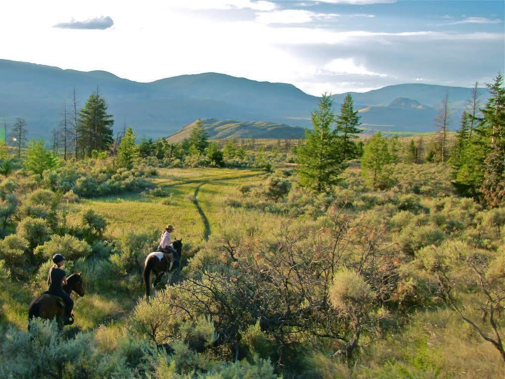 Sundance Guest Ranch Villa Ashcroft Bagian luar foto